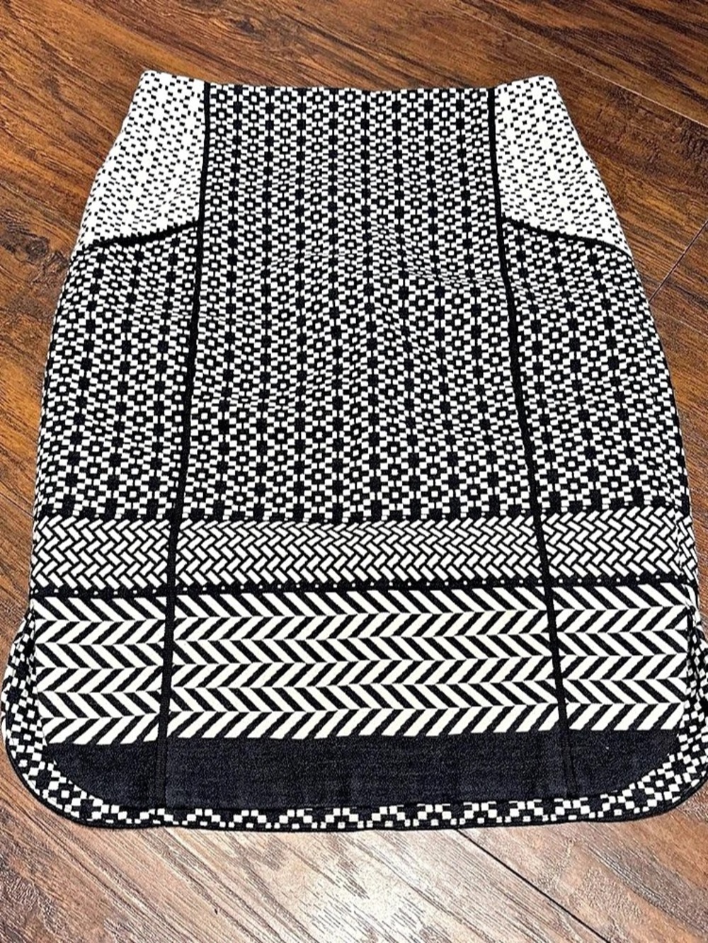 J.Crew Chevron Pencil Skirt Black & White Size 0